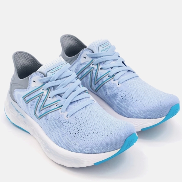 New Balance Fresh Foam 1080 V11 Women's Sneaker, Size 9 Wide - Picture 1 of 8